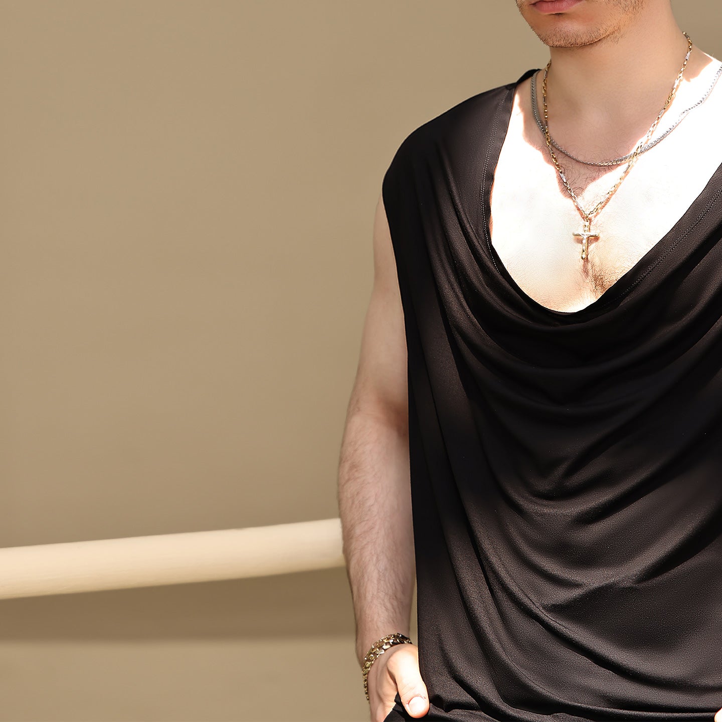 UDANCE Professional Stage Performance Clothing Men's Practice Clothes Top Tee V-neck T-shirt Breathable Loose T-shirt for Men A24
