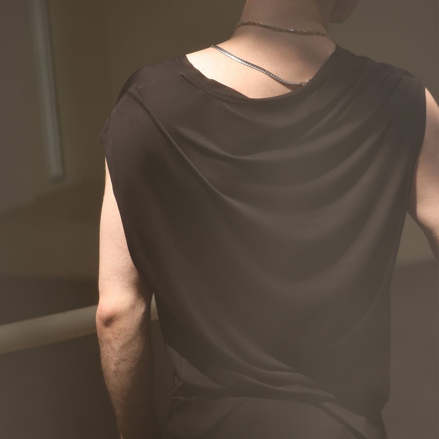 UDANCE Professional Stage Performance Clothing Men's Practice Clothes Top Tee V-neck T-shirt Breathable Loose T-shirt for Men A24